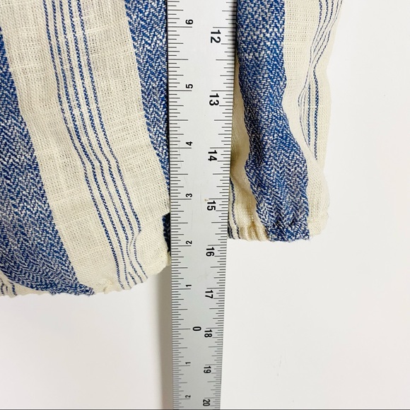 Alice + Olivia Celestia Flutter Sleeve Crop Top - Picture 9 of 10